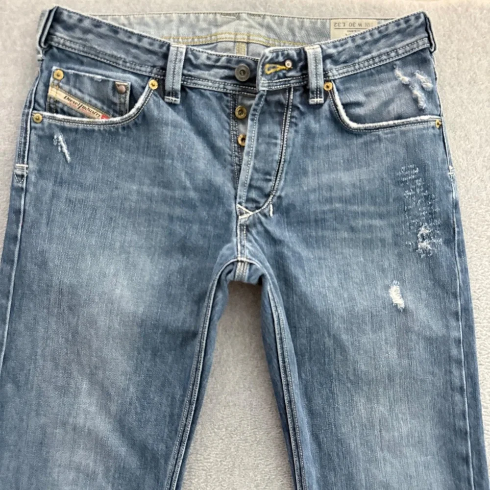 Diesel Yarik Mens 30x32 Straight Leg Distressed Blue Jeans Wash 0070Y Italy